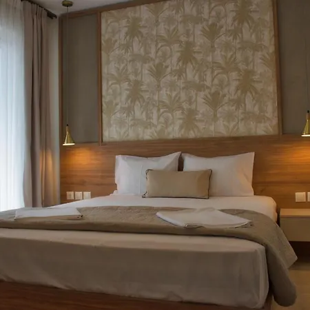 Astra Luxury 公寓式酒店 3*