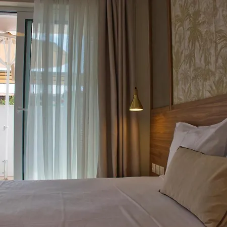 公寓式酒店 Astra Luxury 萨尔蒂