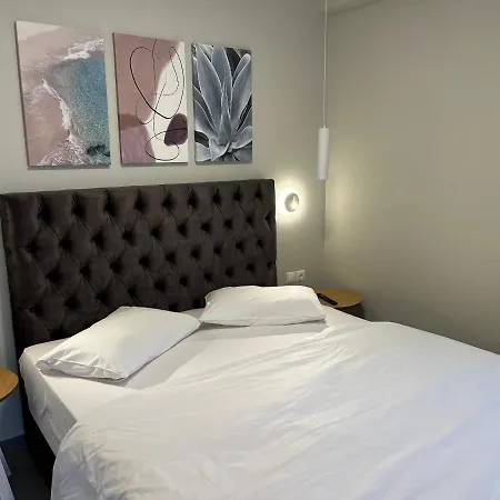 公寓式酒店 Astra Luxury 萨尔蒂