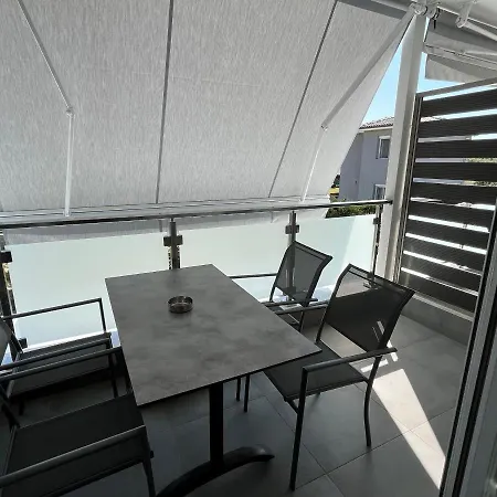 Astra Luxury 公寓式酒店 3*