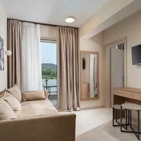 Astra Luxury 公寓式酒店 萨尔蒂