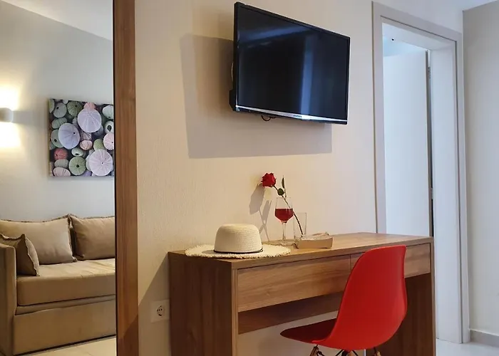 Aparthotel Astra Luxury Sarti