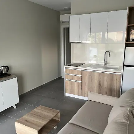 Astra Luxury מלון דירות 3*