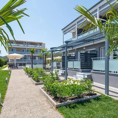 Astra Luxury Hotel apartamentowy Sarti