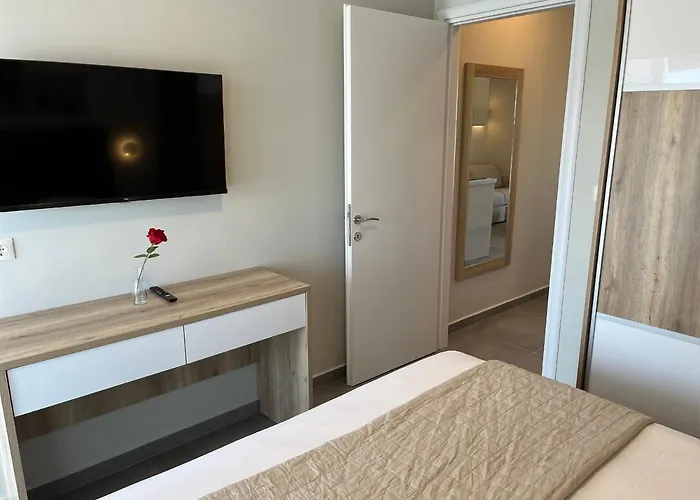 Astra Luxury Aparthotel