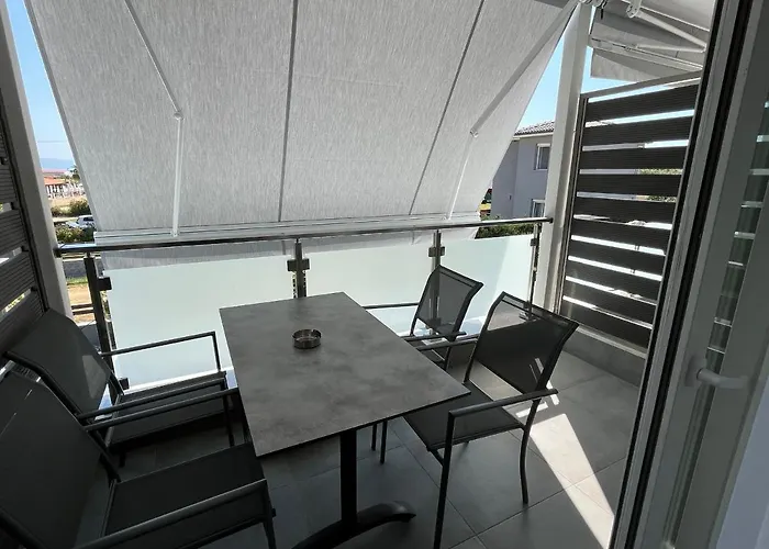 Astra Luxury Aparthotel 3*