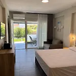 Astra Luxury Aparthotel
