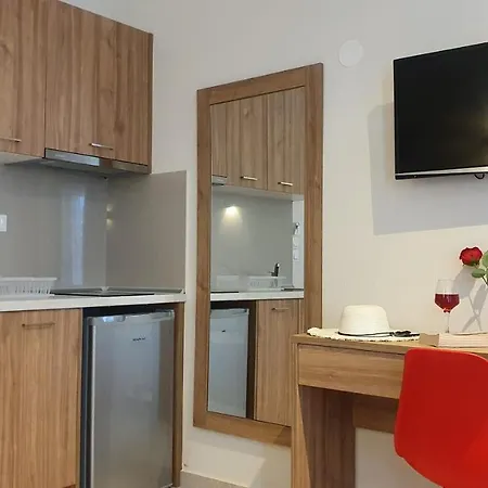 アパートホテル Astra Luxury サルティ