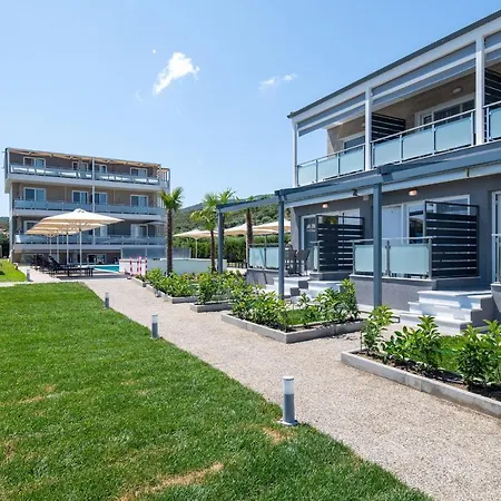 Astra Luxury Aparthotel